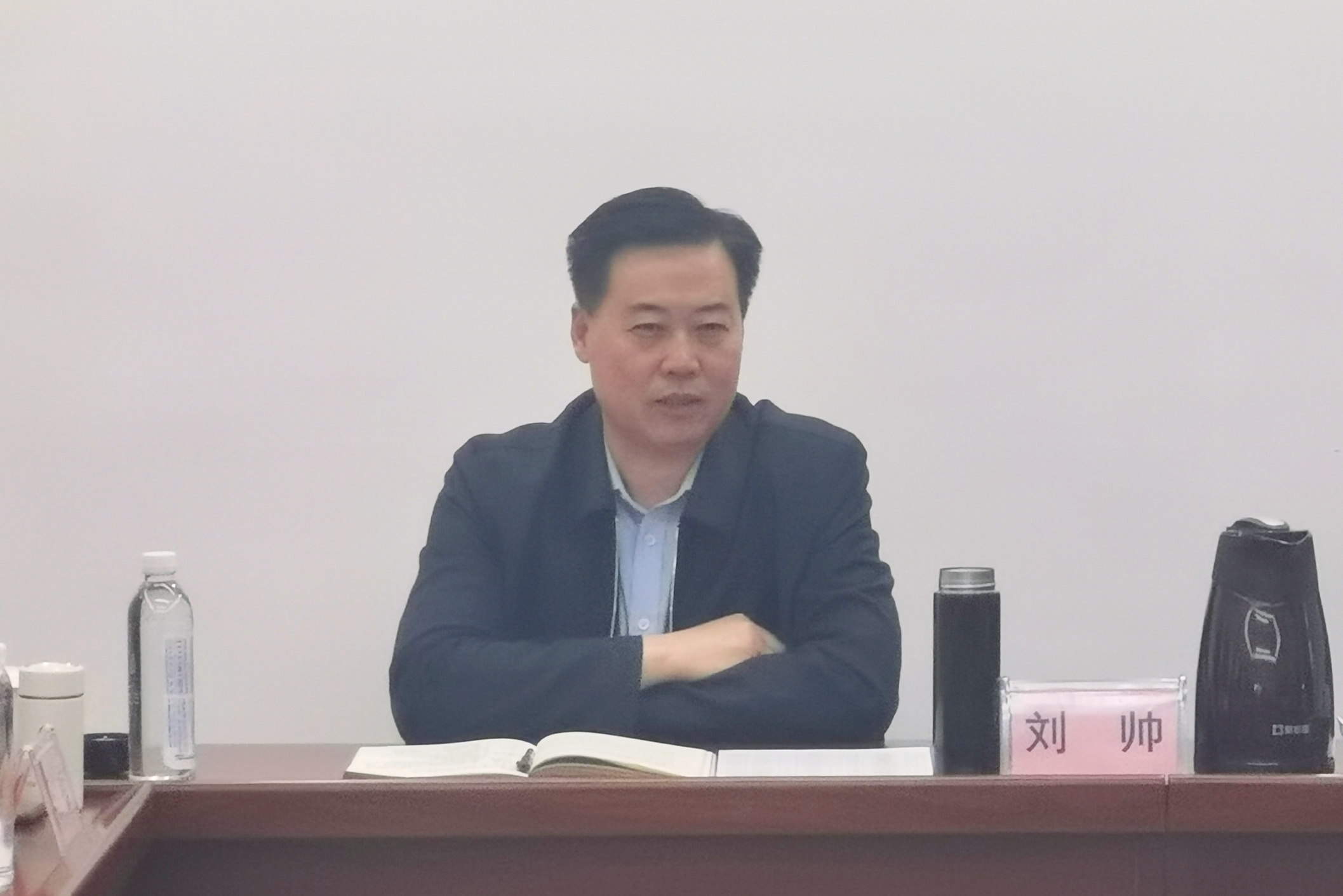 威廉体育官网网址组织召开青年干部座谈会(图2)
